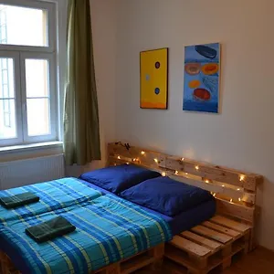 Comfortable Vlkova Apartament