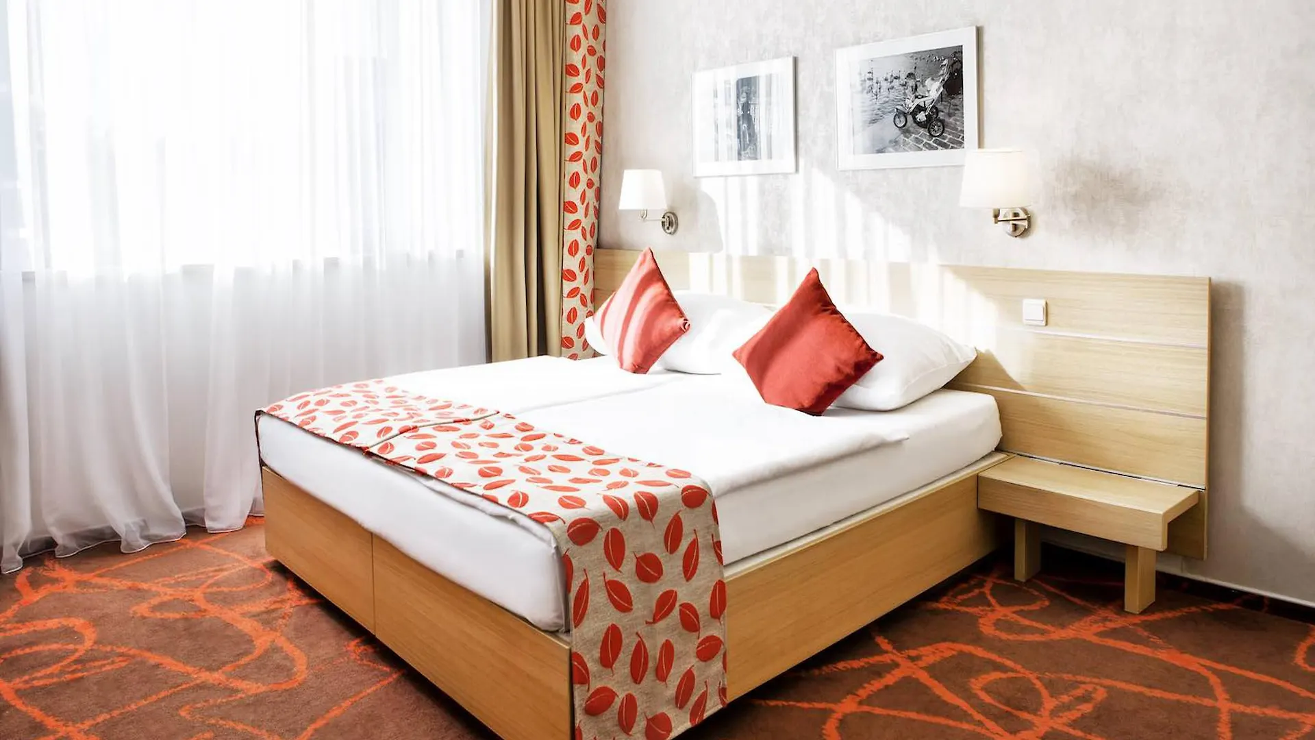 Iris Hotel Eden - Czech Leading Hotels Прага 4*,